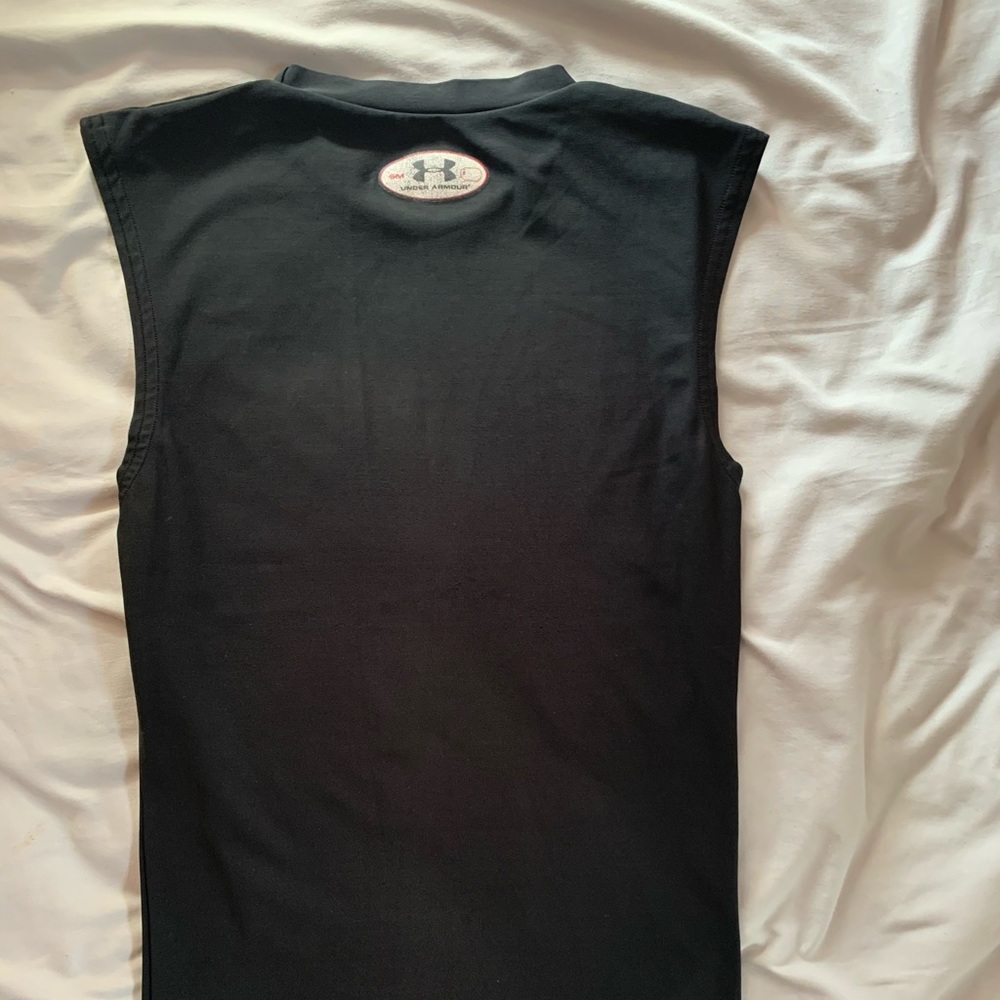 Under Armour workout tee! - Picture 2 of 3